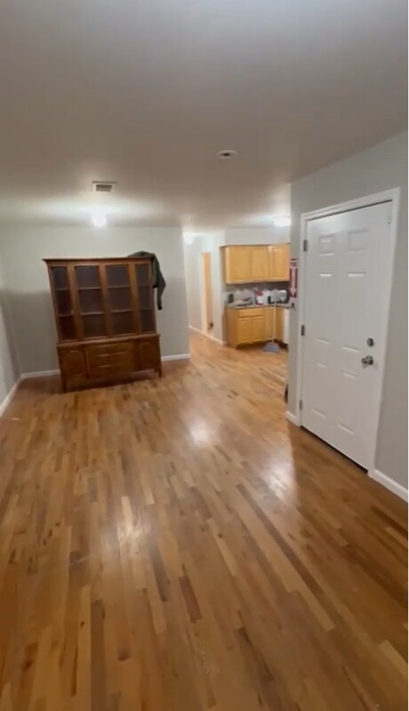 Foto principal - 908 Grove St