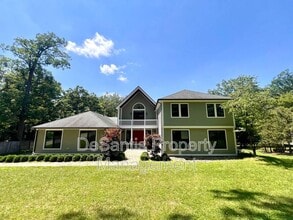 Building Photo - 136 Wiegand Dr