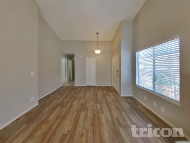 Foto del edificio - 1833 Ridgefield Dr