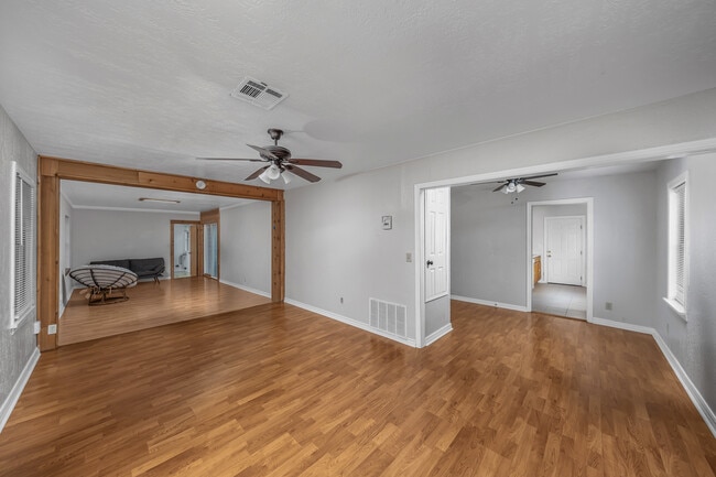 Foto del edificio - 1802 NW Lake Ave