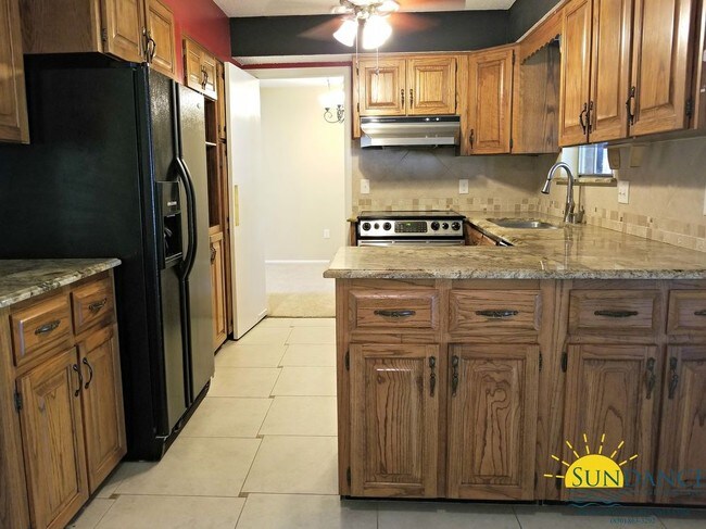 Building Photo - Gorgeous 5 Bedroom Home in Fort Walton Beach