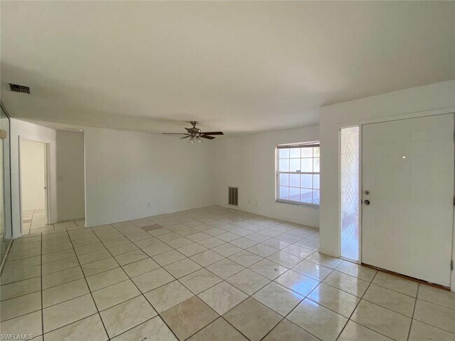 Building Photo - 15604 Sunny Crest Ln