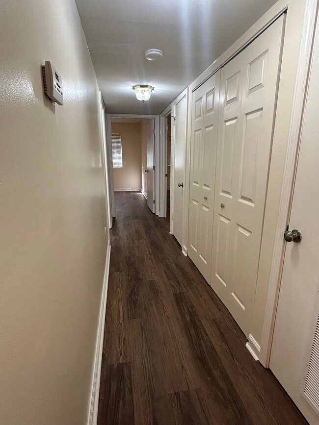 03_Hallway - 1208 Bush River Rd