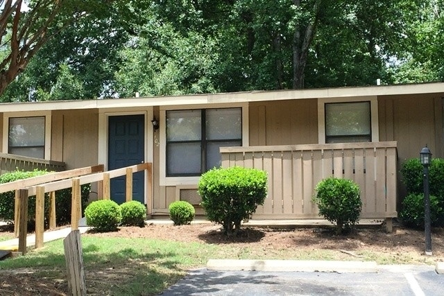 Building Photo - Wesley Pines