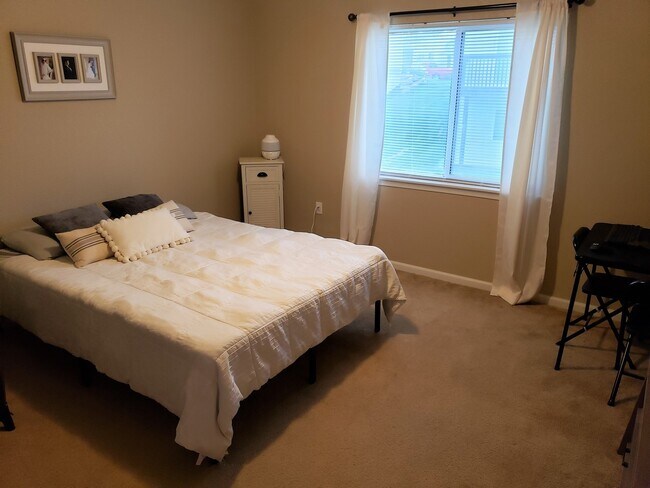 Building Photo - 3D Tour Available - Beautiful Townhome on West-Side of Manhattan! Available Now!