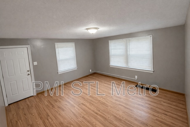 Foto del edificio - 7008 Paisley Dr