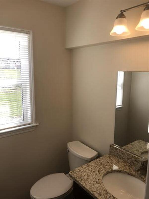Foto del edificio - 956-988 W. Liberty St. - 978-B