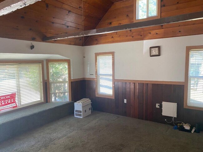 Foto del edificio - 22662 Seeley Dr