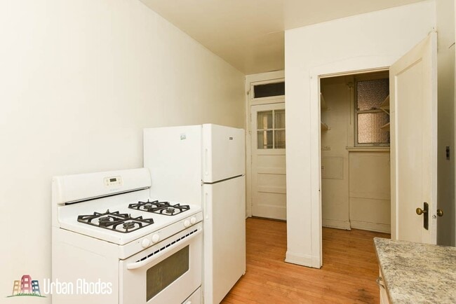 Building Photo - 5023 N Winchester Ave