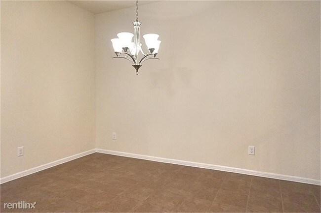 Building Photo - 13418 Holly Vista Dr