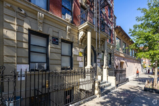 Building Photo - 552 W 146th St