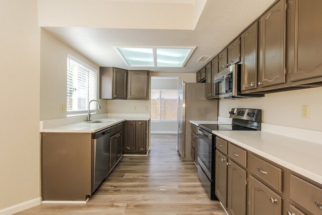 Building Photo - 4045 W Avenida Del Sol