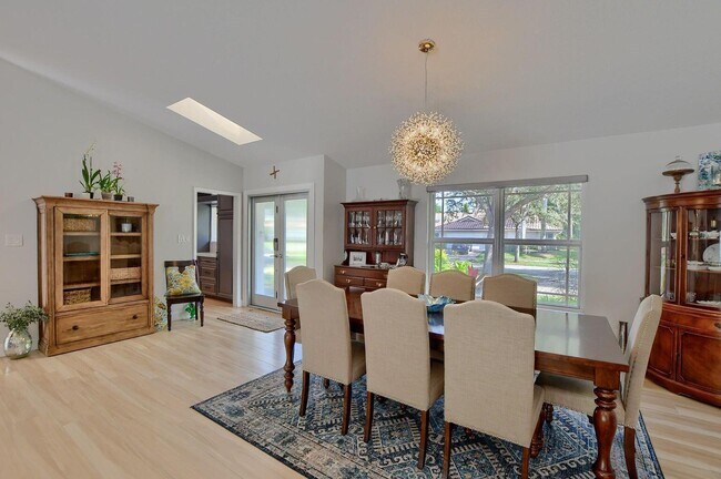 Building Photo - 7548 Estrella Cir