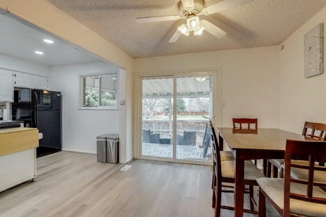 Building Photo - 11646 Lincoln St