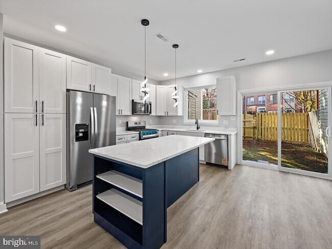 Foto del edificio - 13133 Park Crescent Cir