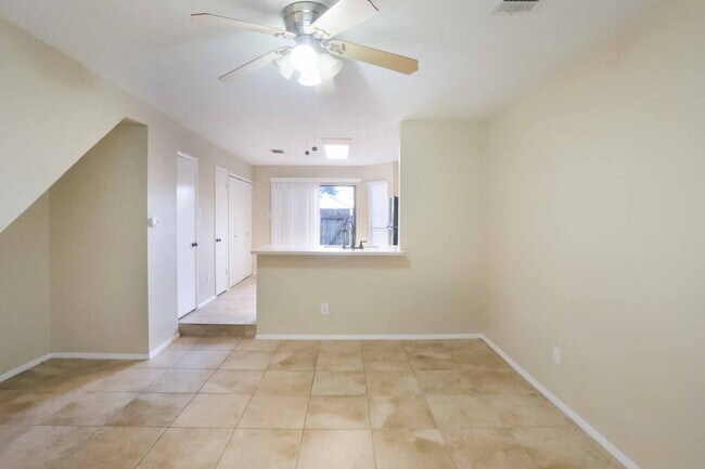 Foto del edificio - 1411 Gracy Farms Ln