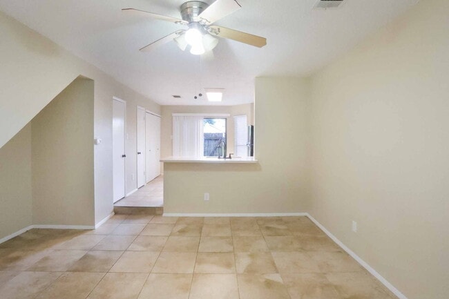 Building Photo - 1411 Gracy Farms Ln