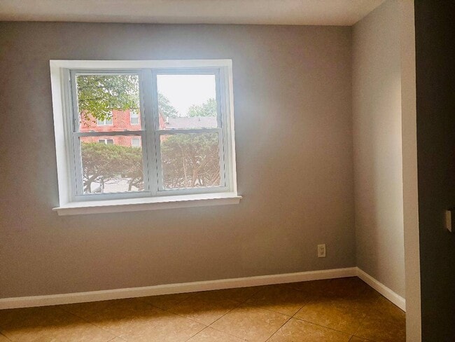 Building Photo - 149 Cortelyou Ave