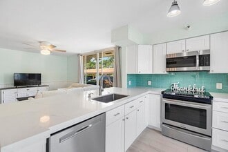 Building Photo - 123 Yacht Club Way