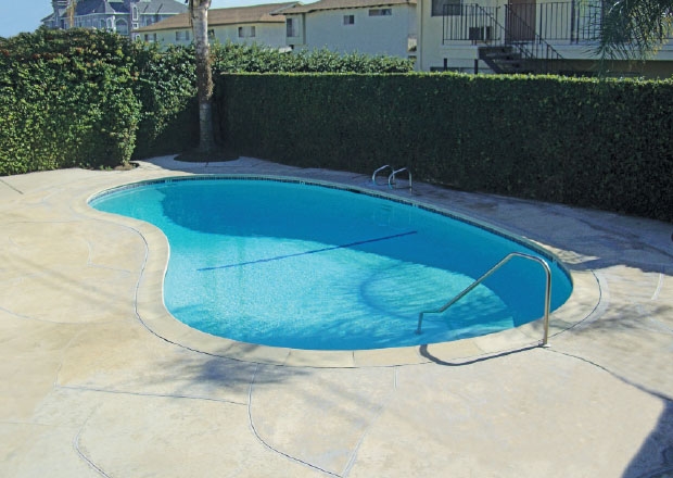 Pool - Cornuta Pines Apartments