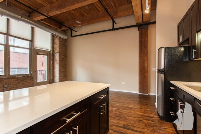 Foto del edificio - 1500 W Monroe St