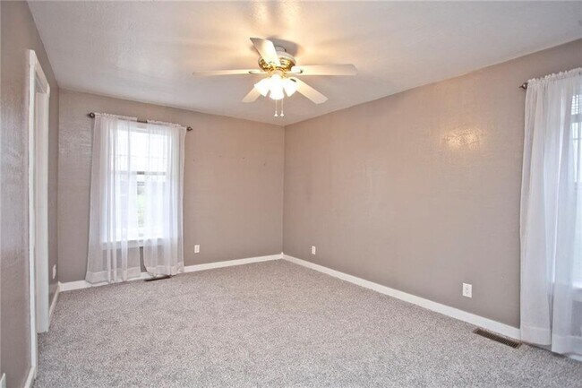 Building Photo - 3720 N Rainbow Farm Rd
