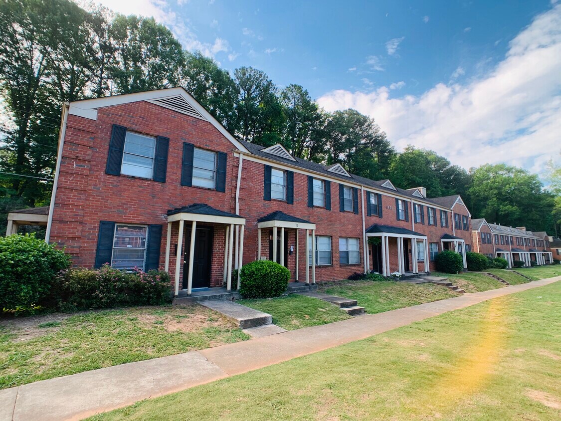 Primary Photo - 1660 Valley Ave