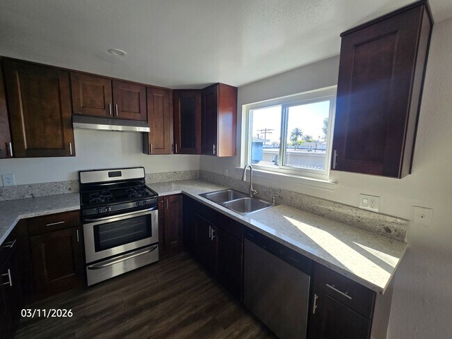 Building Photo - ElEncanto34022