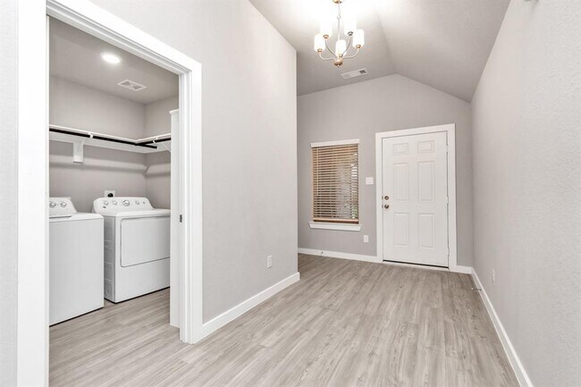 Building Photo - 8235 Blue Fish Dr