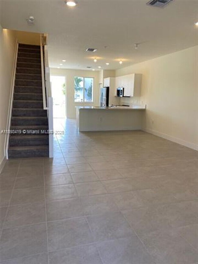 Foto del edificio - 10250 NW 66th St