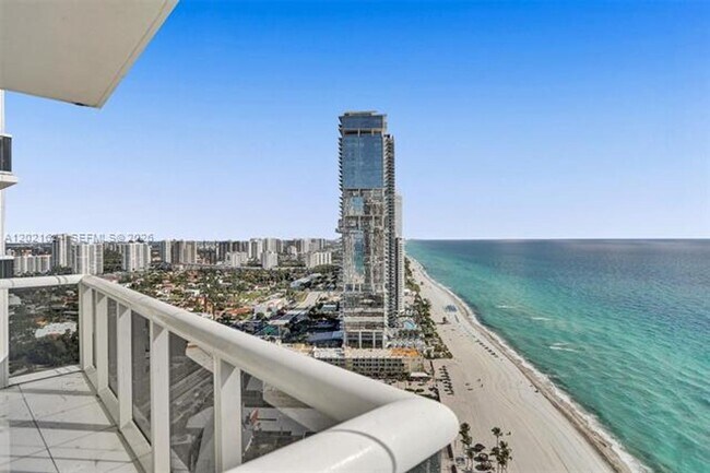 Foto del edificio - 18201 Collins Ave