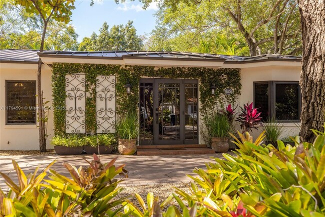 Foto del edificio - 6870 SW 77th Terrace