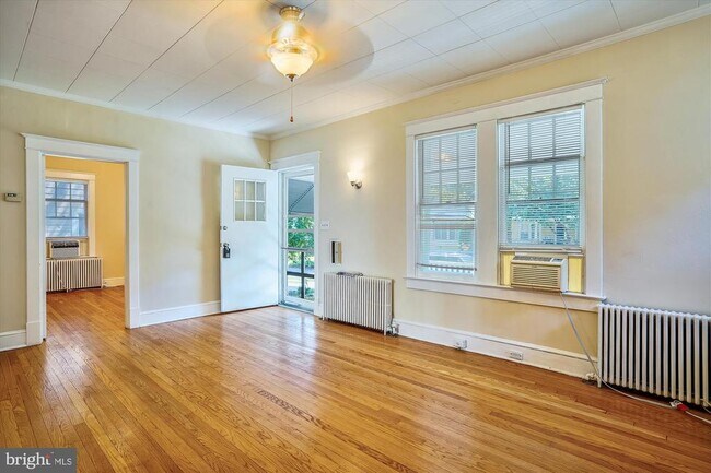 Building Photo - 804 N Danville St