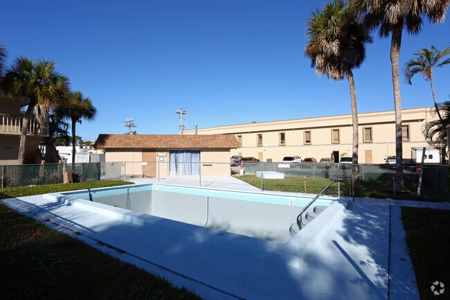 Piscina - 564-568 Eden Ct