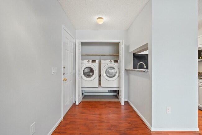 Foto del edificio - 4201 W McNab Rd