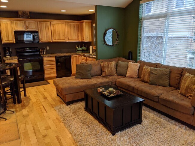 Building Photo - 61 Keystone