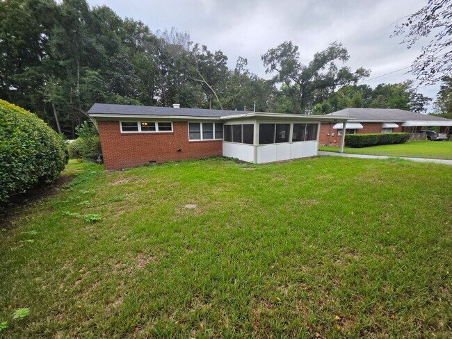 Foto del edificio - 2412 Bass Ave