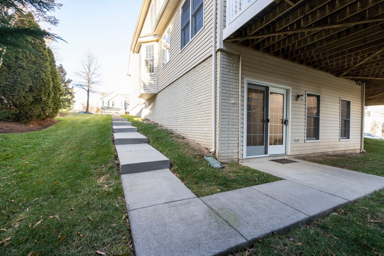 43861 Arborvitae Dr Unit basement, Ashburn, VA 20147 Apartments in