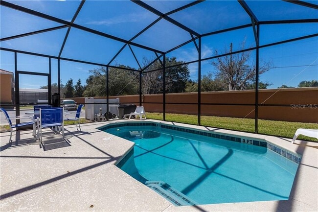 Building Photo - 900 Las Fuentes Dr
