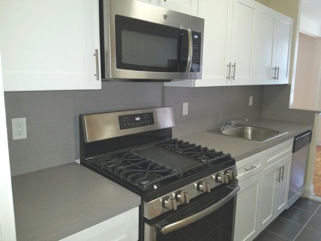 Foto del edificio - 3323 Nostrand Ave