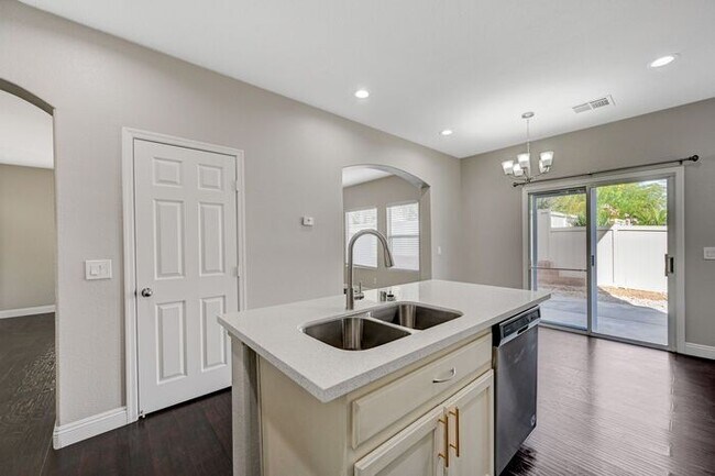 Building Photo - Amazing Single Family Home for Rent in Las...