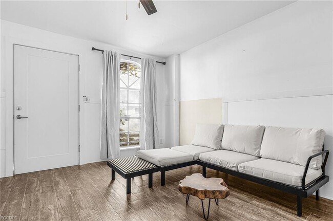 Foto del edificio - 135 Delmar Ave