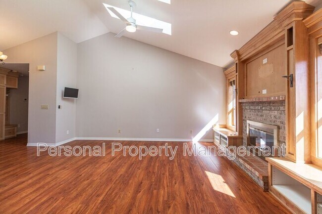 Building Photo - 1609 SE 158th Ave