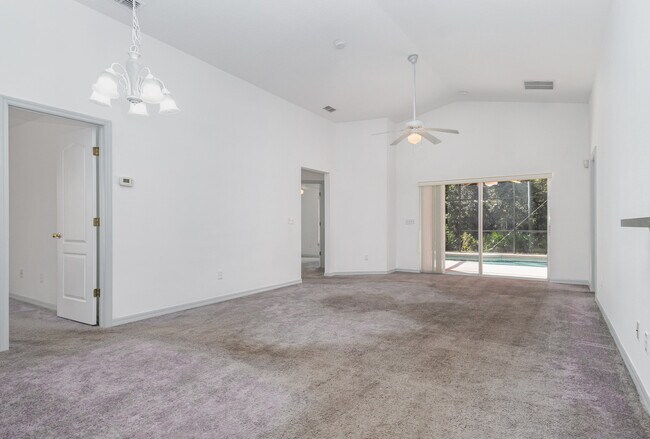 Foto del edificio - 923 Sandy Ridge Dr