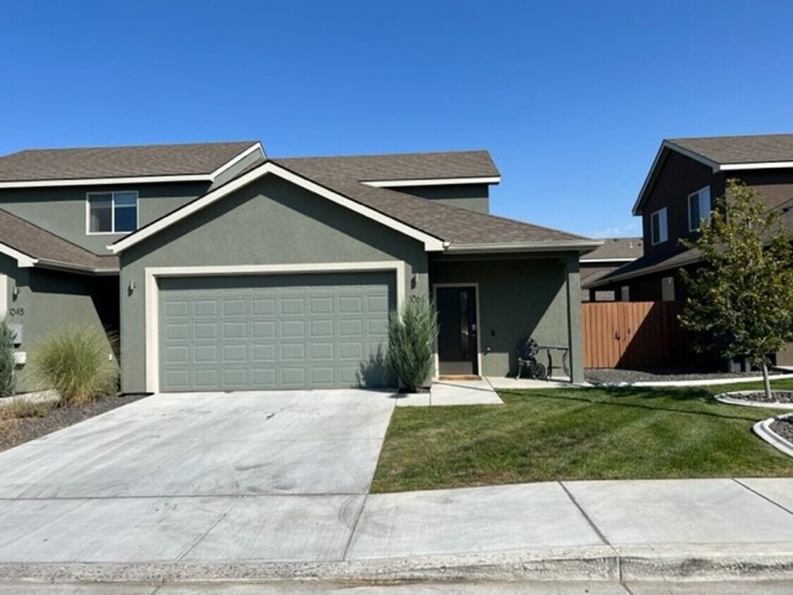Foto principal - 1061 S Cedar St