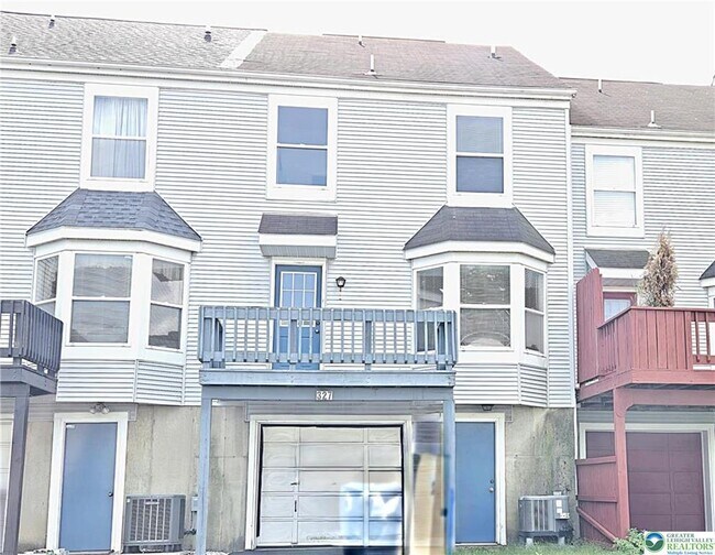 Foto del edificio - 327 Hill Rd