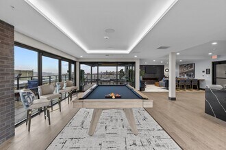 Building Photo - Gridline