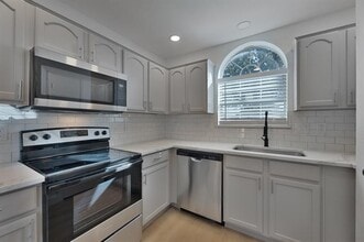 Building Photo - 10312 Oldham Ct