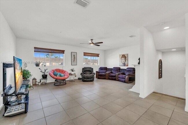 Foto del edificio - 14229 SW 274th St