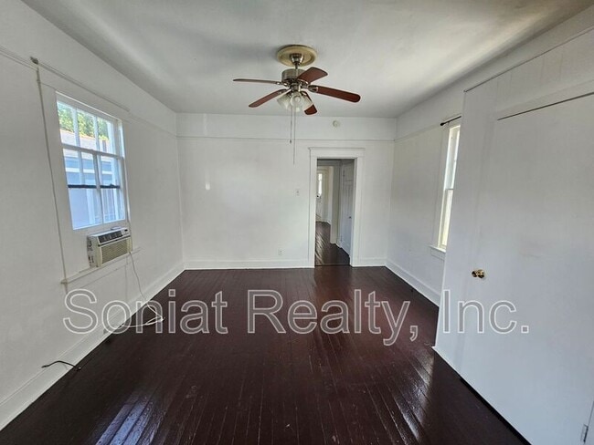 Building Photo - 3215 Lafitte Ave
